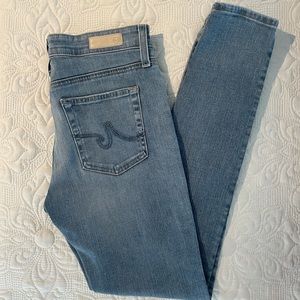 AG The Farrah High Rise Skinny Ankle in a light wash, Size 27R